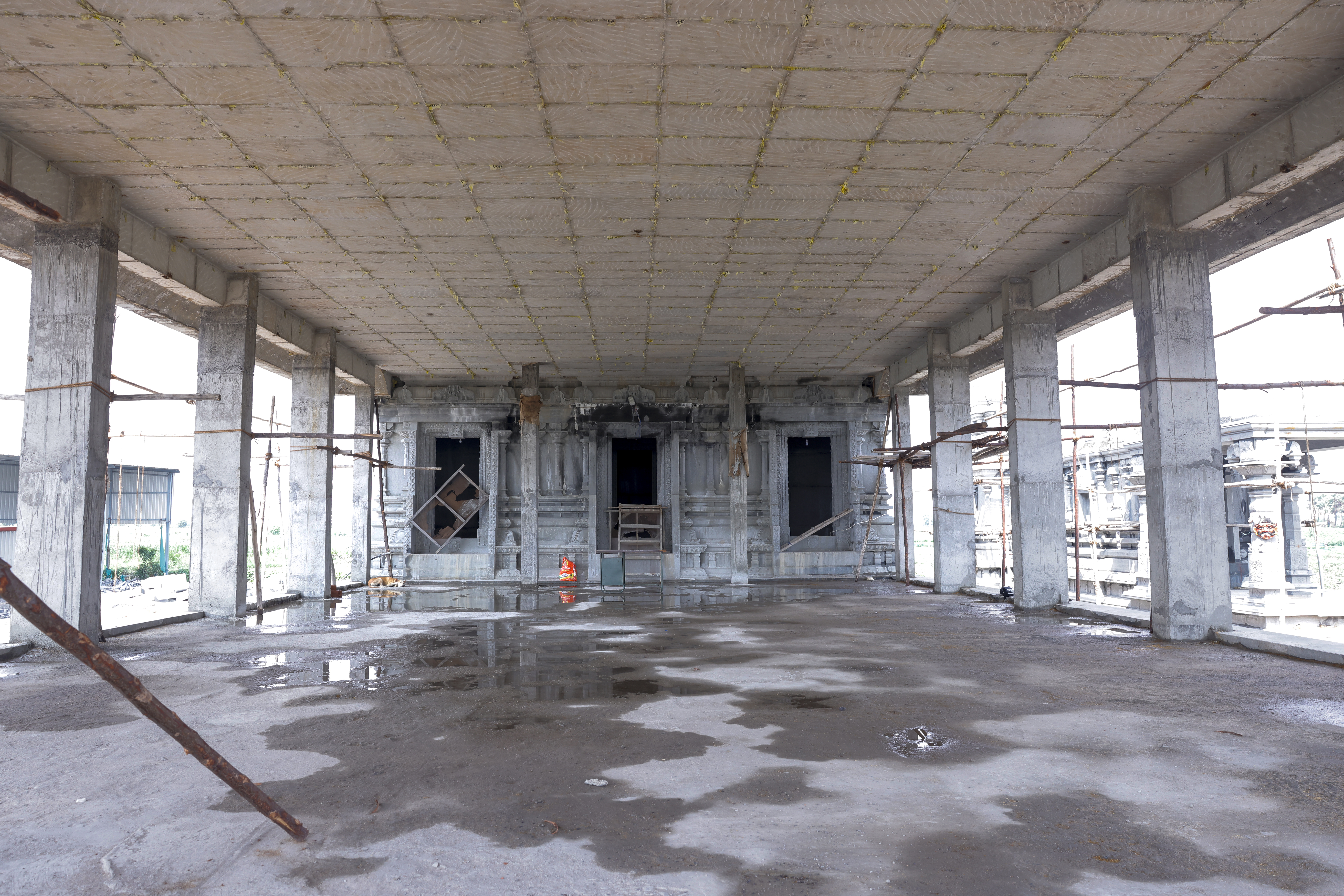 Temple Sanctum Interior & Pillars View 7 (గర్భగృహ అంతర్భాగం & స్తంభాలు 7)
